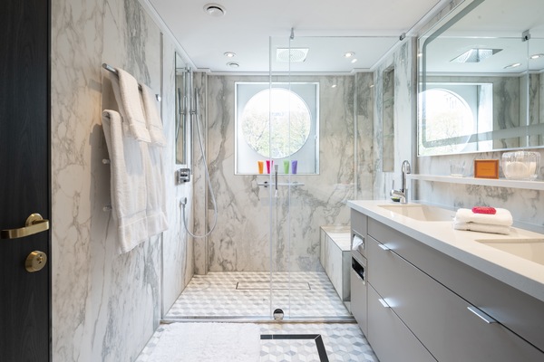 Riverside Luxury Cruises DEBUSSY BACH RAVEL Suite - Ian Schemper Photography 3.jpg